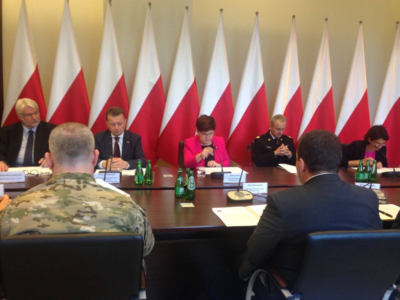 W 2017 roku premier Beata Szydło powołała Rządowy Zespół Zarządzania Kryzysowego. Debatują bez komputerów.