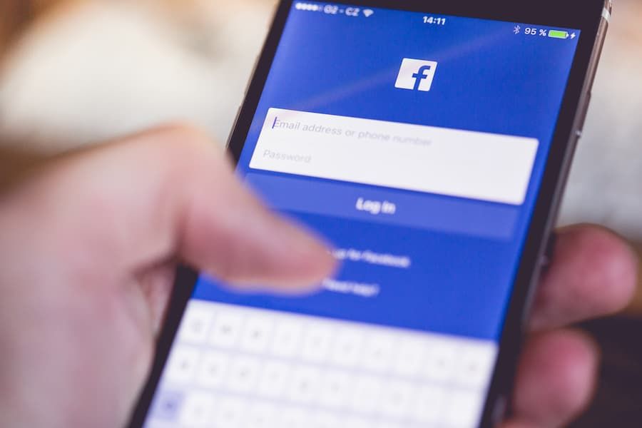 Jak odzyskać konto na Facebooku po przejęciu przez hakera?