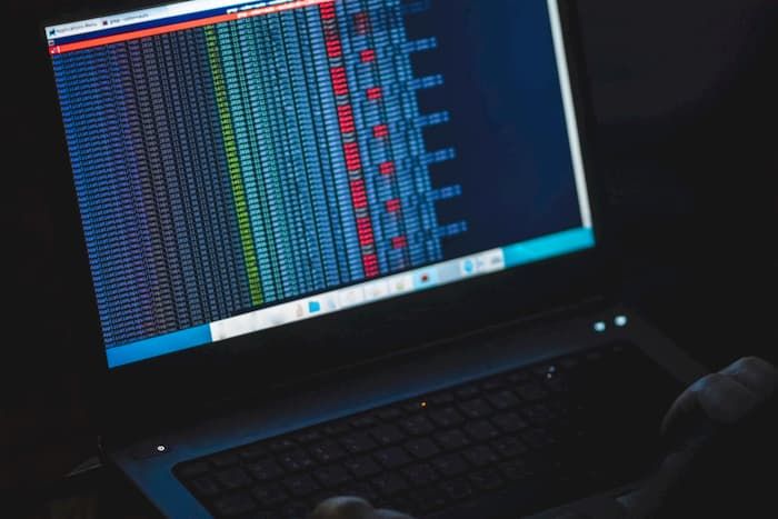 Fortinet: rośnie liczba ataków na urządzenia z Androidem i aktywność rosyjskich hakerów