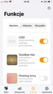 Przykładowe listy w programie Blokada, które zostały aktywowane w iOS.