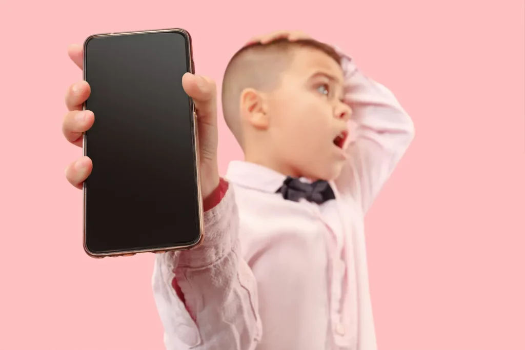 reklama dziecko smartfon